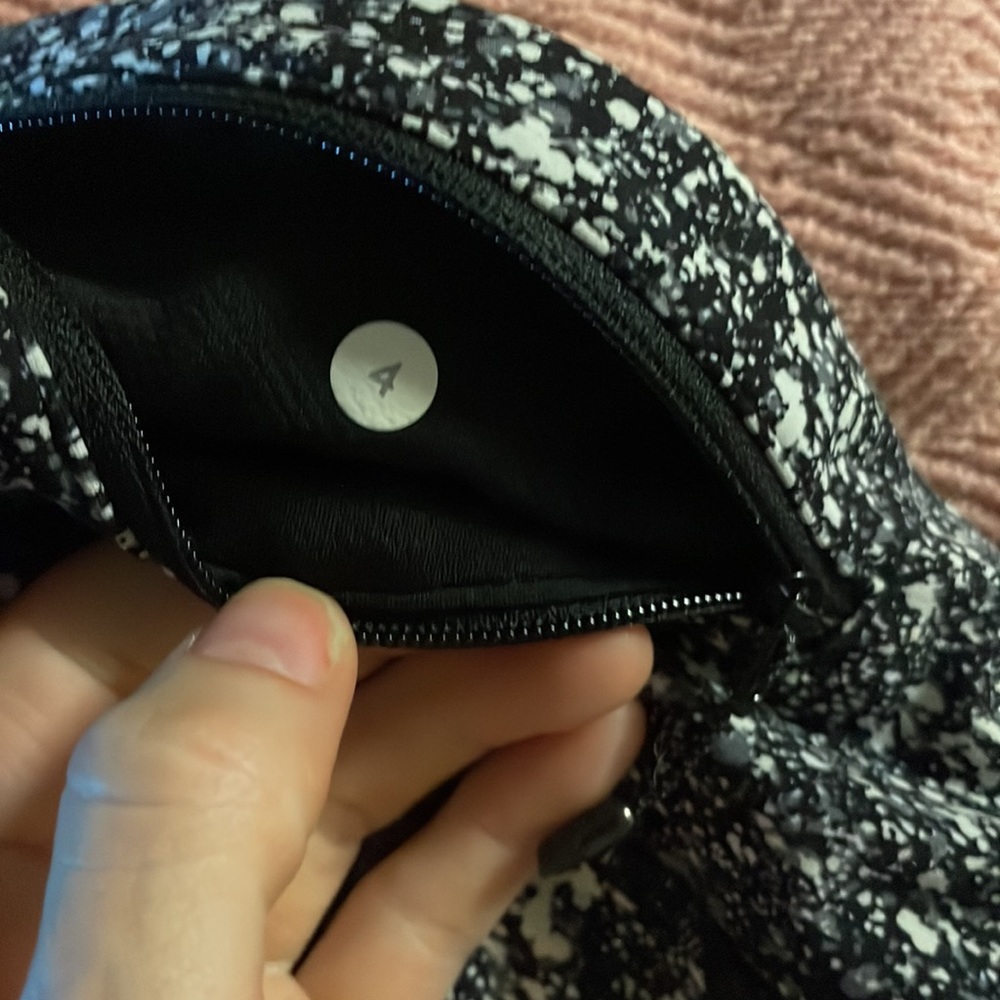 SOLD IN LIVE SHOW Lululemon Tight Stuff Tight II Splatter Scallop Hem - Picture 4 of 12
